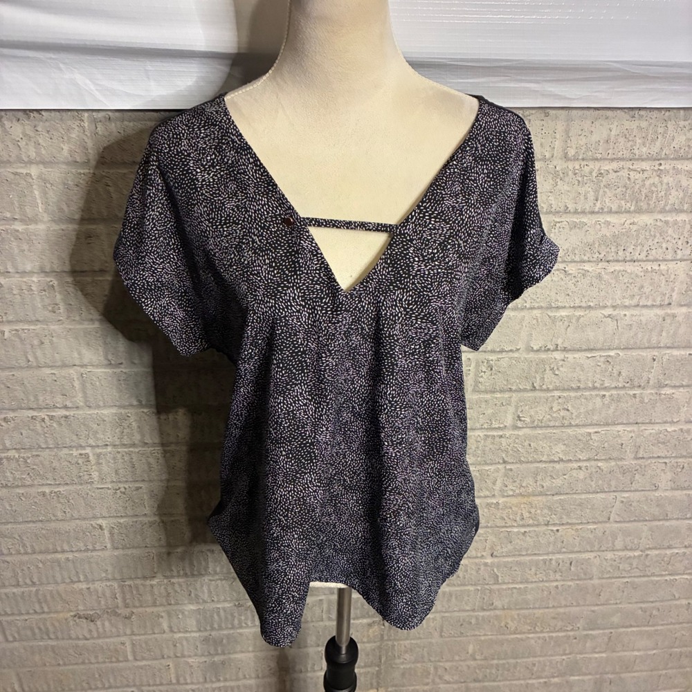 A New Day Black White Dotted V Neck Cutout Short Sleeve Top Women Large